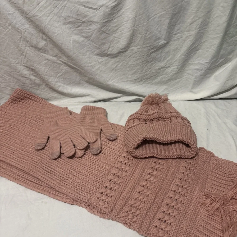 Rose Pink Hand Knit Mittens Crochet Scarf /Hat Set Universal Thread‎ NWOT